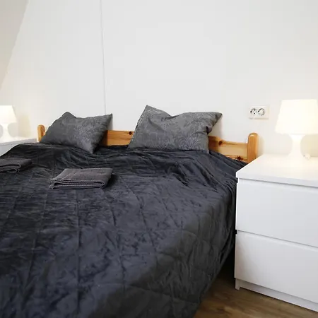 140qm Gaestehaus Sunlight, 4 Schlafzimmer Fuer Bis Zu 6 Personen, Ueberdachte Terrasse, Parkplatz Und Garage In Bei Wuerzburg Casa de Férias *