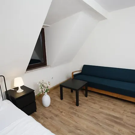 140qm Gaestehaus Sunlight, 4 Schlafzimmer Fuer Bis Zu 6 Personen, Ueberdachte Terrasse, Parkplatz Und Garage In Bei Wuerzburg Semesterbostad