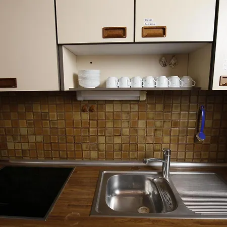 140qm Gaestehaus Sunlight, 4 Schlafzimmer Fuer Bis Zu 6 Personen, Ueberdachte Terrasse, Parkplatz Und Garage In Bei Wuerzburg Casa de Férias *