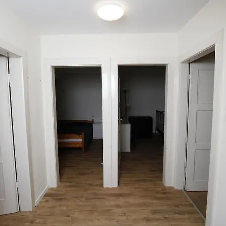 140qm Gaestehaus Sunlight, 4 Schlafzimmer Fuer Bis Zu 6 Personen, Ueberdachte Terrasse, Parkplatz Und Garage In Bei Wuerzburg *