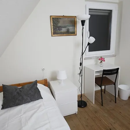 140qm Gaestehaus Sunlight, 4 Schlafzimmer Fuer Bis Zu 6 Personen, Ueberdachte Terrasse, Parkplatz Und Garage In Bei Wuerzburg * Rimpar