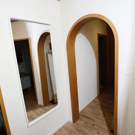 140qm Gaestehaus Sunlight, 4 Schlafzimmer Fuer Bis Zu 6 Personen, Ueberdachte Terrasse, Parkplatz Und Garage In Bei Wuerzburg