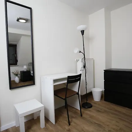 140qm Gaestehaus Sunlight, 4 Schlafzimmer Fuer Bis Zu 6 Personen, Ueberdachte Terrasse, Parkplatz Und Garage In Bei Wuerzburg Casa de Férias Rimpar