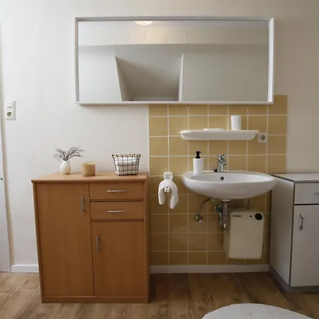 140qm Gaestehaus Sunlight, 4 Schlafzimmer Fuer Bis Zu 6 Personen, Ueberdachte Terrasse, Parkplatz Und Garage In Bei Wuerzburg Rimpar