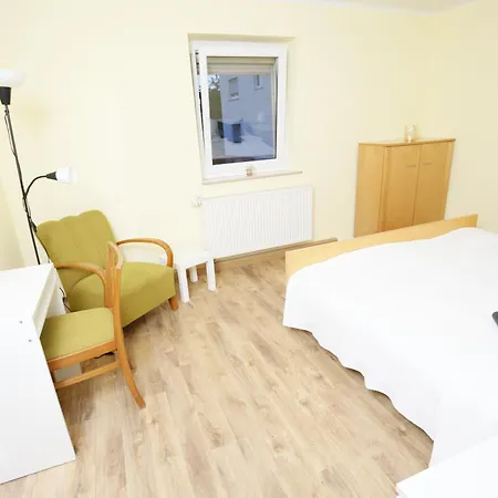 140qm Gaestehaus Sunlight, 4 Schlafzimmer Fuer Bis Zu 6 Personen, Ueberdachte Terrasse, Parkplatz Und Garage In Bei Wuerzburg Rimpar