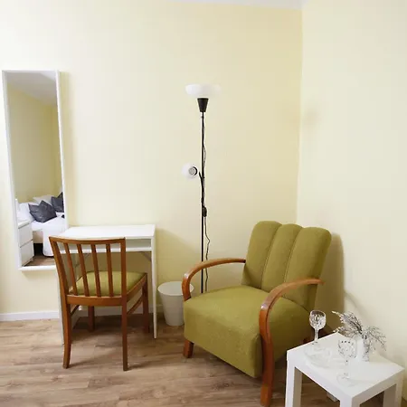 140qm Gaestehaus Sunlight, 4 Schlafzimmer Fuer Bis Zu 6 Personen, Ueberdachte Terrasse, Parkplatz Und Garage In Bei Wuerzburg *