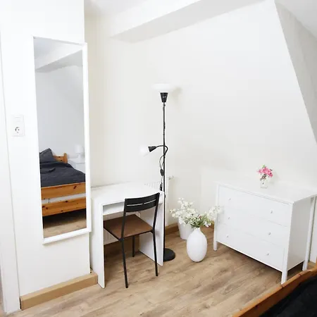 140qm Gaestehaus Sunlight, 4 Schlafzimmer Fuer Bis Zu 6 Personen, Ueberdachte Terrasse, Parkplatz Und Garage In Bei Wuerzburg Semesterbostad *