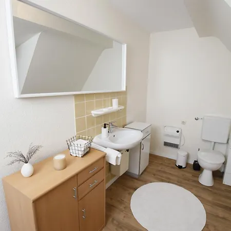 140qm Gaestehaus Sunlight, 4 Schlafzimmer Fuer Bis Zu 6 Personen, Ueberdachte Terrasse, Parkplatz Und Garage In Bei Wuerzburg Casa de Férias *